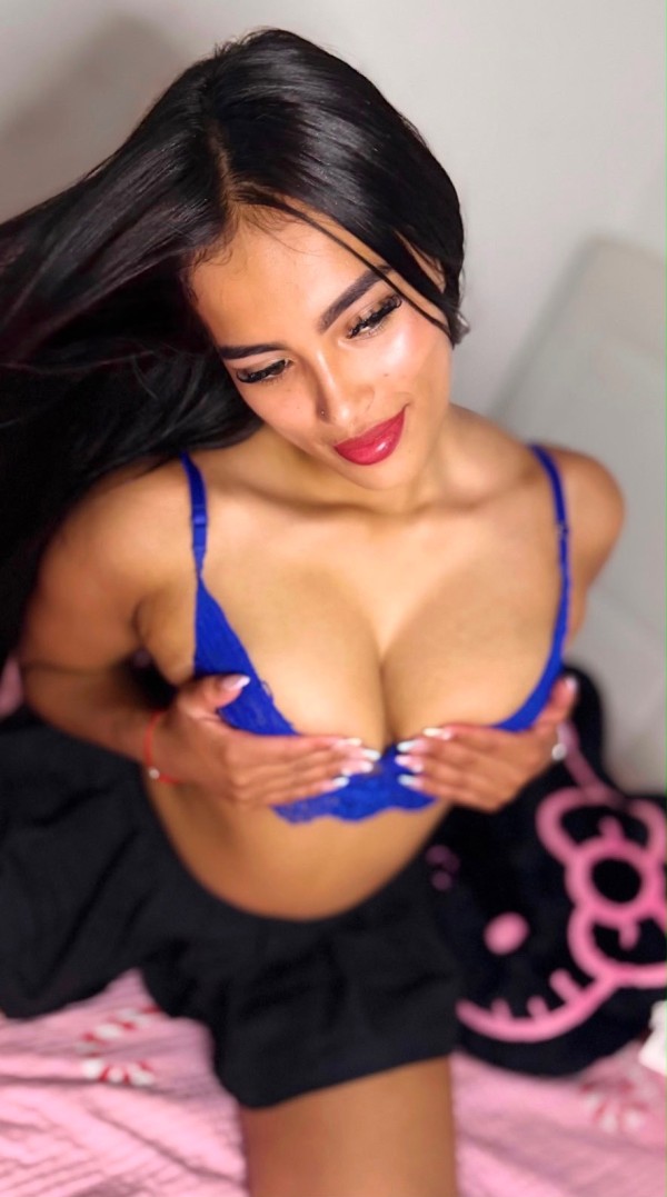 Jovencita estudiante muy hot en Alicante