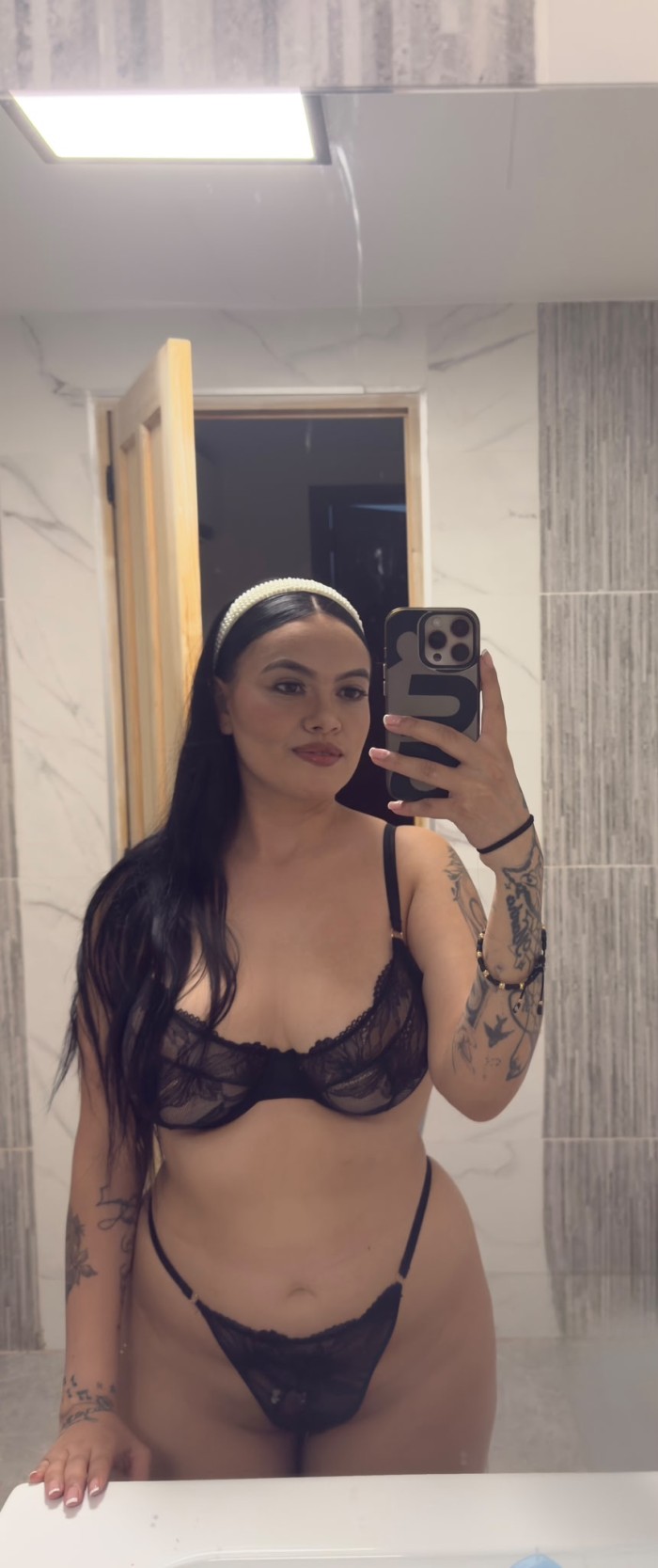 GRANDIOSA COLOMBIANA CON MEDIDAS DE LOCURA