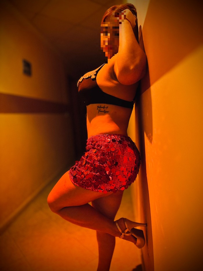 BELLA Y ENCANTADORA ESCORT VIP-24H