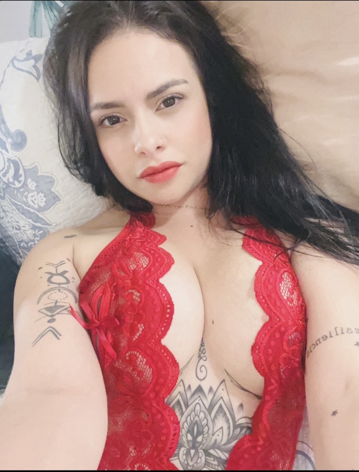 Ardiente y fiestera latina