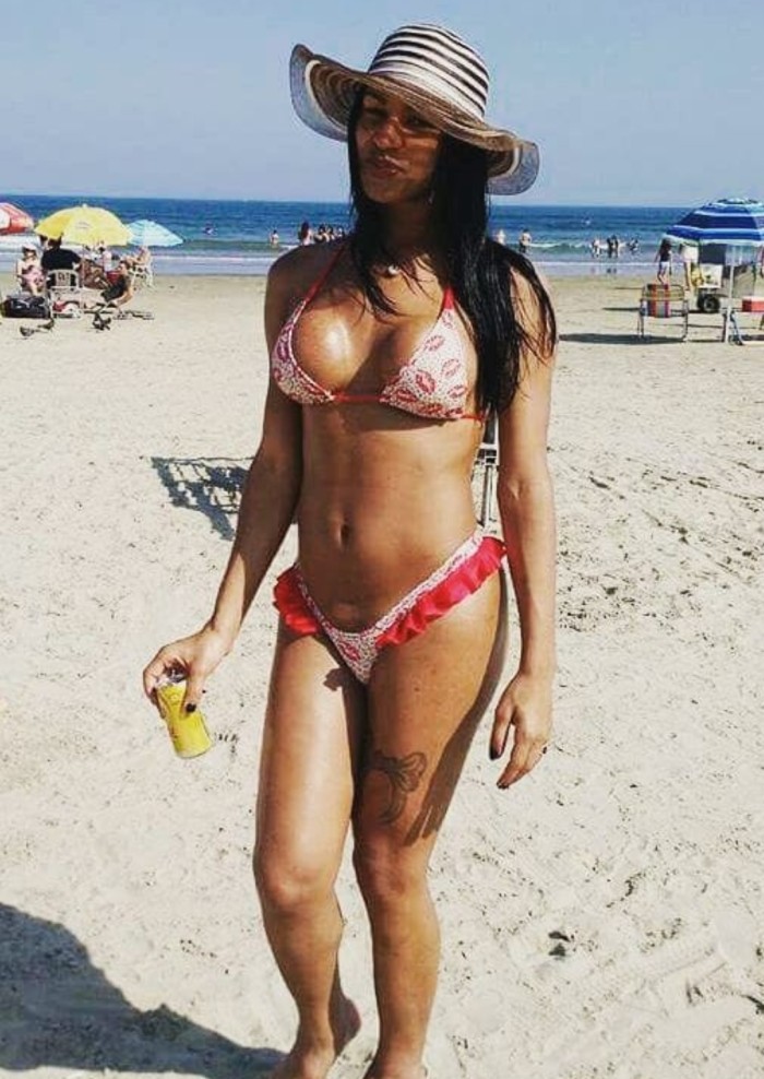 POR PLAZA ESPAÑA – TRANS BRASILEÑA EXPLOSIVA Y JUGUETONA