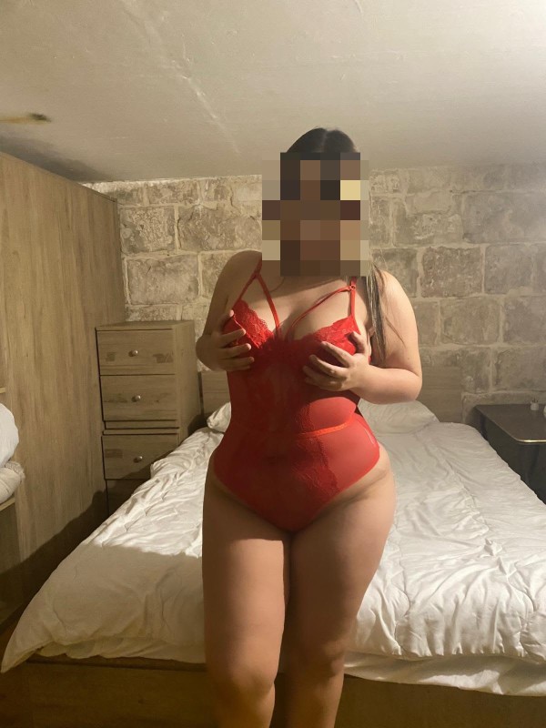 JOVENCITA EN ZARAGOZA TENGO AIRE ACONDICIONADO 24H