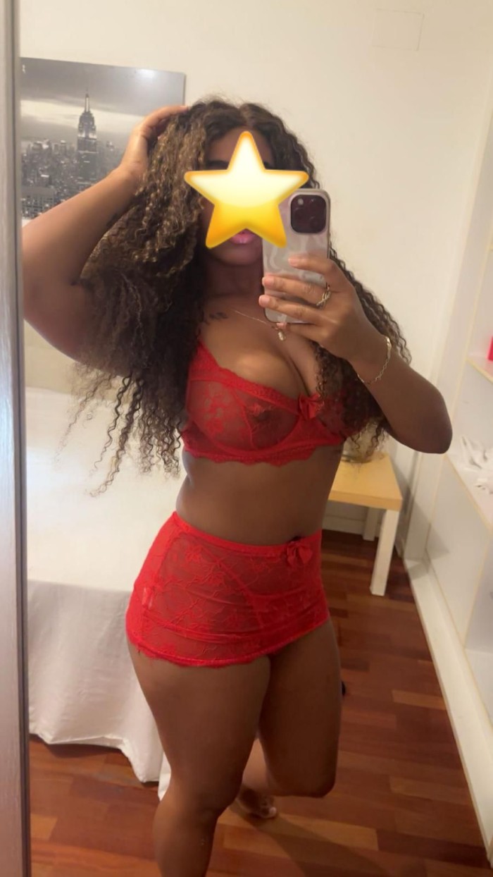 Novedad Mónica masajes francés besos caricias