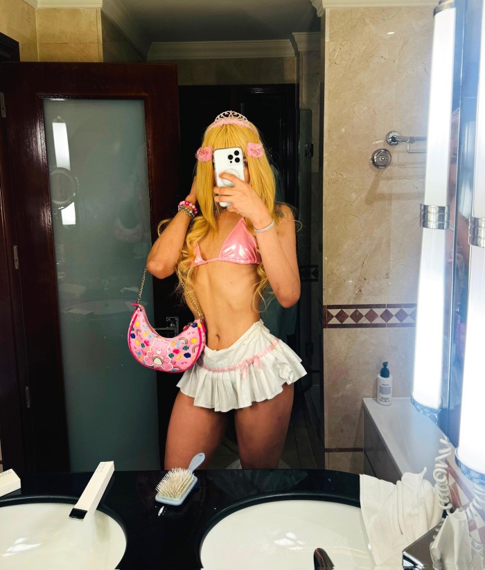 Sophia soy guarra y fiestera