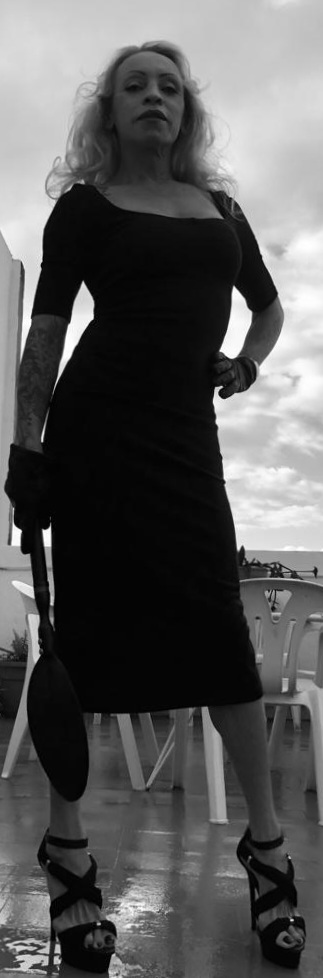 TRANS DOMINA MUY COMPLETA EN ALICANTE