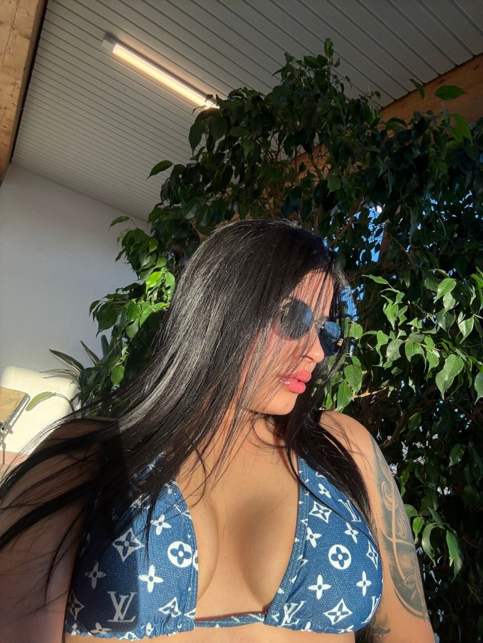 SALOME: Encantadora diosa LATINA de la diversión y