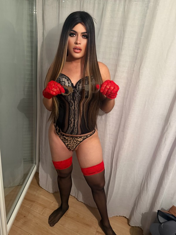 Jovencita Trans fiestera y muy viciosa