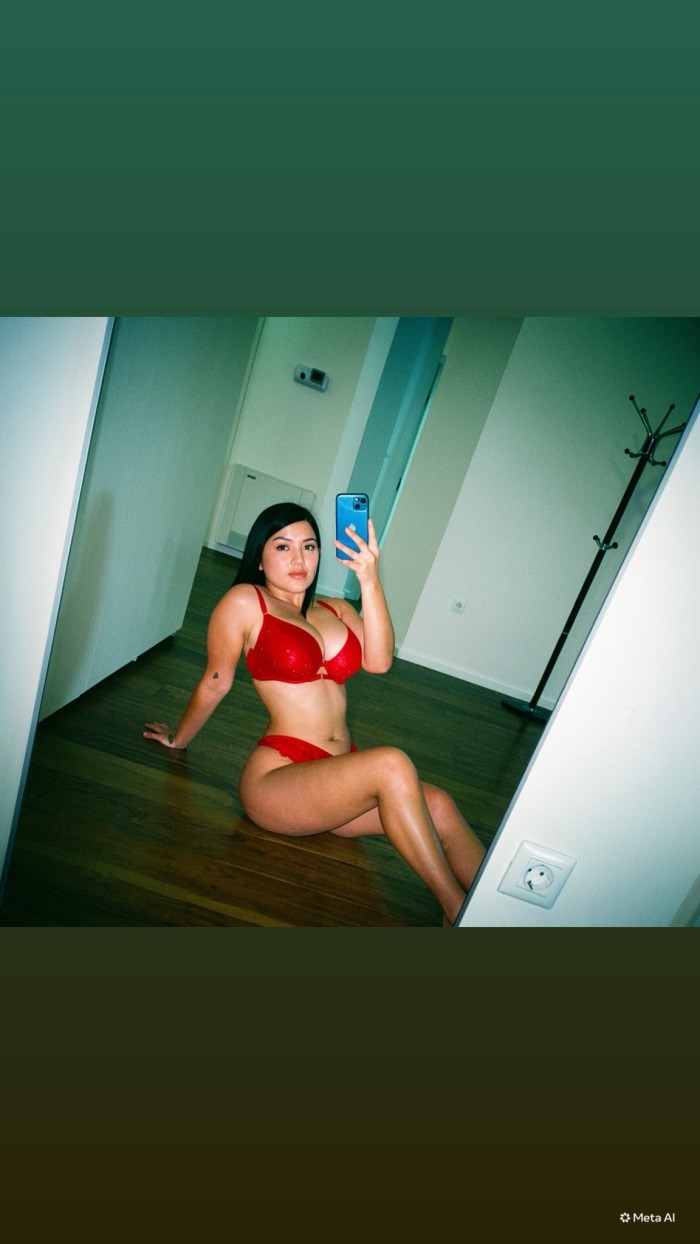 Dos Latinas Ardientea