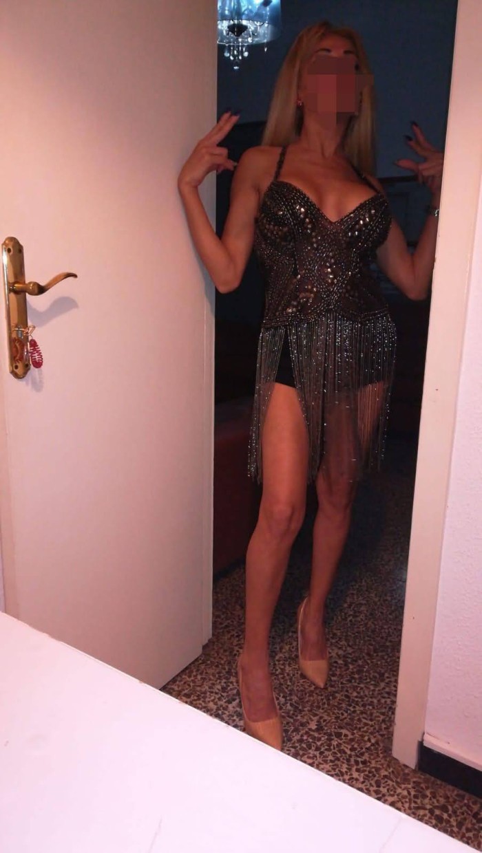 Varias amiguitas con mucho morbo