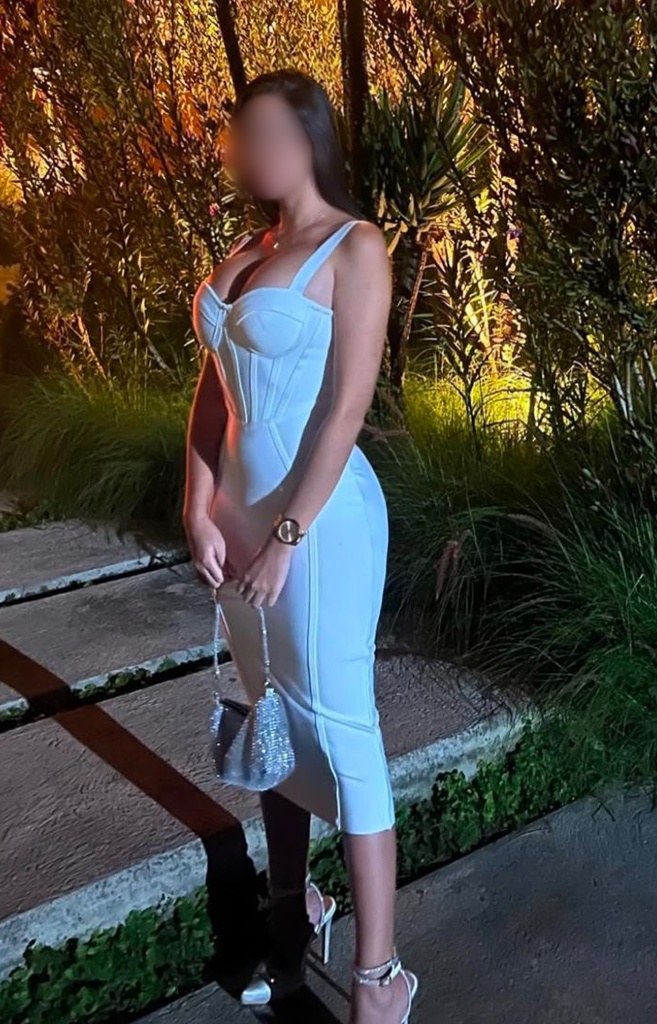 KENDRA LATINA UNA COMPAÑÍA AGRADABLE PARA DISFRUTA- MAGALUF