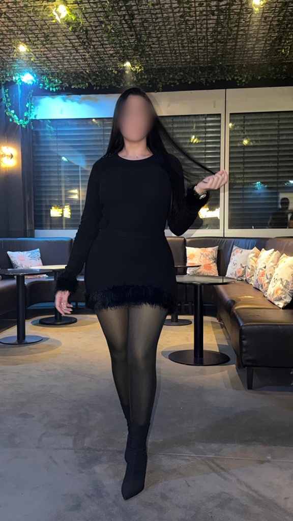 KENDRA LATINA UNA COMPAÑÍA AGRADABLE PARA DISFRUTA- MAGALUF