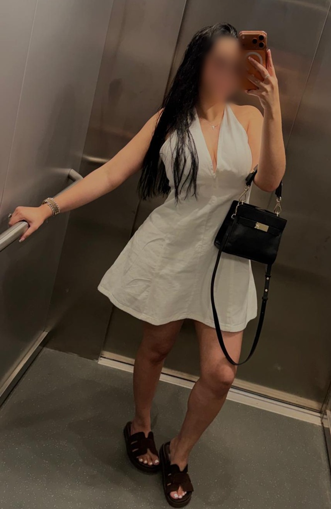 KENDRA LATINA UNA COMPAÑÍA AGRADABLE PARA DISFRUTA- MAGALUF