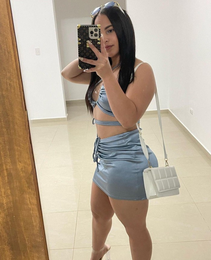 FOTOS REALES FIESTERA FRANCÉS NATURAL POSTURITAS