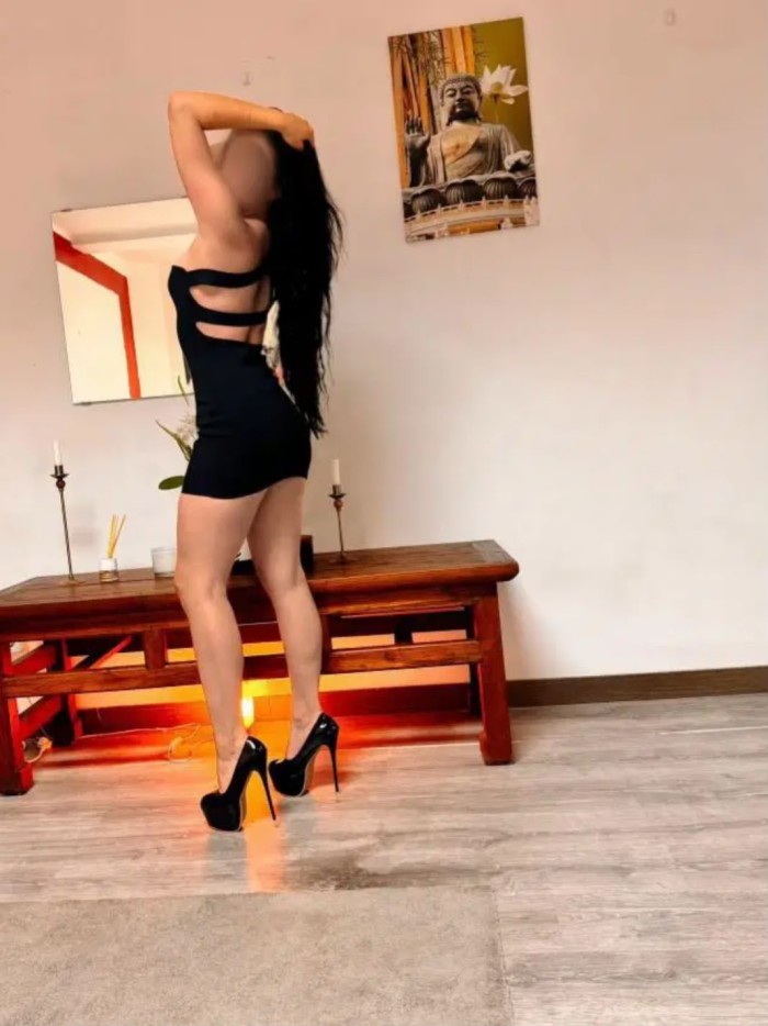 Ángela · 19 años · Espontánea y sonriente