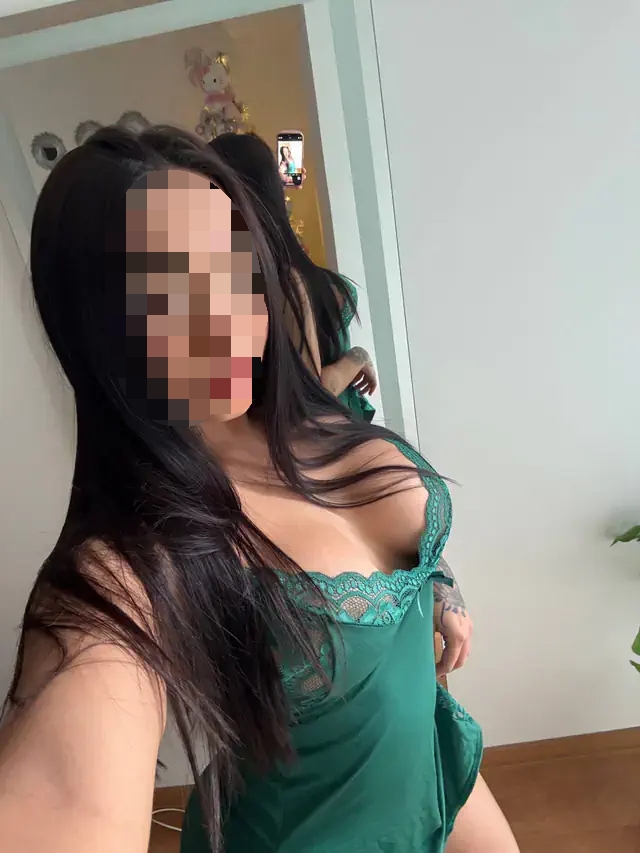 COLOMBIANA _______ JUGUETONA GRIEGO Y FRANCÉS