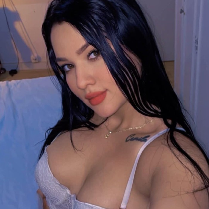 JOVENCITA MUY CACHONDA DESEOSA DE PLACER A TOPE