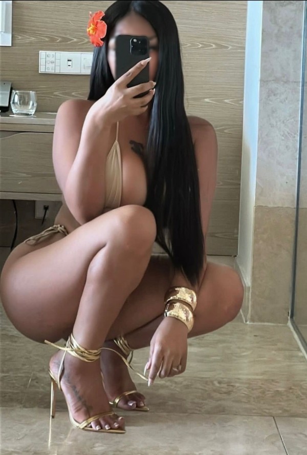 MORENAZA FIESTERA MULTIORGASMICA DIOSA DEL SEXO