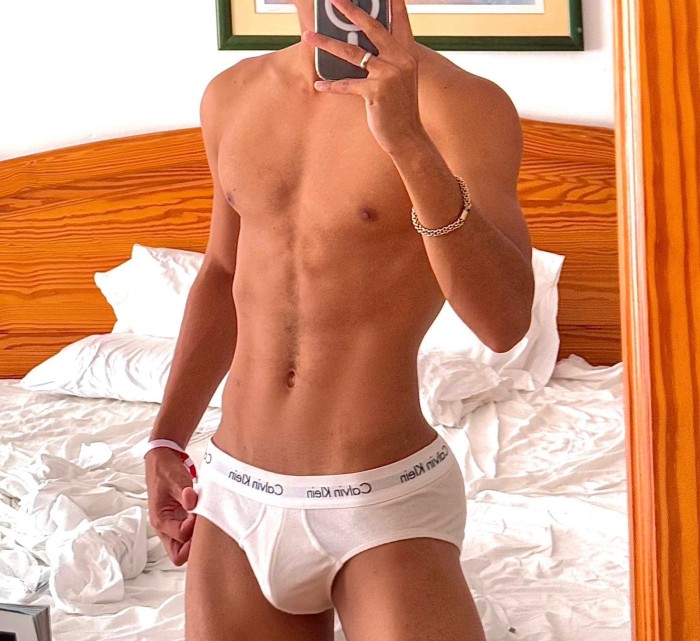 CRIS RECIÉN LLEGADO A LA CUIDAD LECHERO VERSATIL