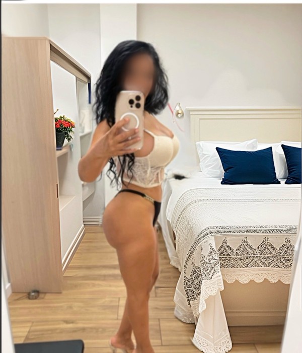 MORENA, TETAS Y CULO GRANDE, 24HORAS