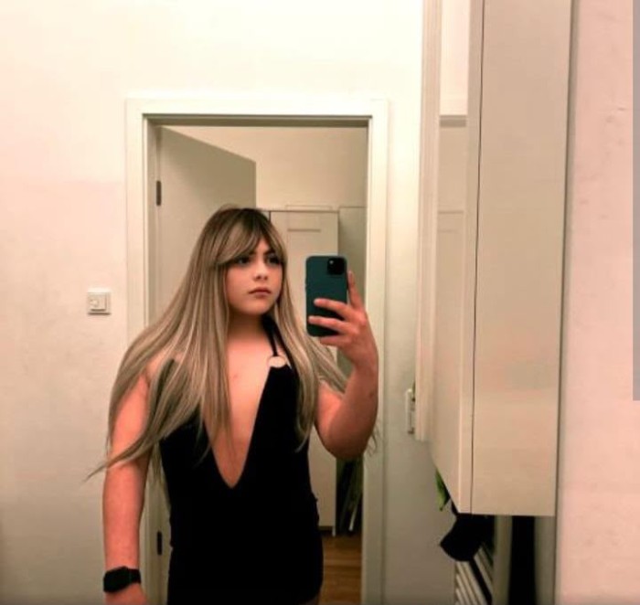 Chica travesti bastante fogosa activa y pasiva