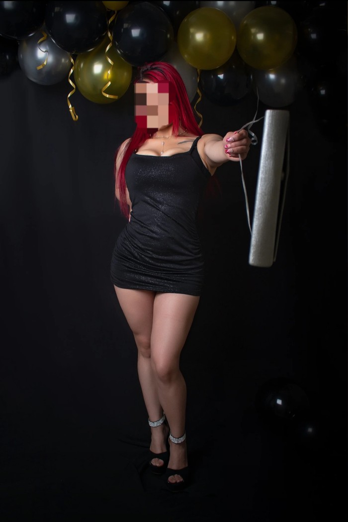 COLOMBIANA CALIENTE FIESTERA Y DISPUESTA A TODO