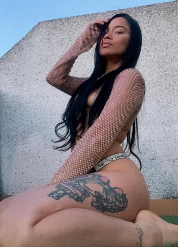 VALERIA FIESTERA NOVEDAD DE PASO POR SEVILLA,TE VOVERE LOQUITO