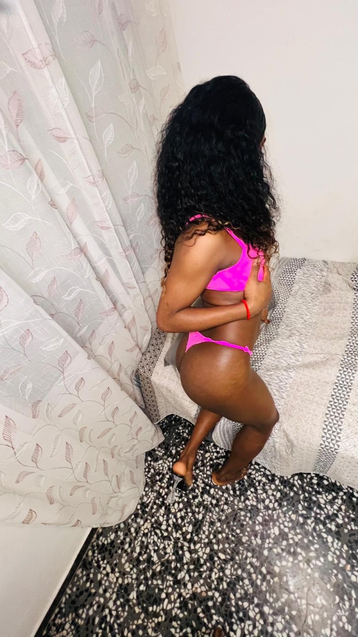TRAVESTI COLOMBIANA FIESTERA CON POLLA JUGOSA