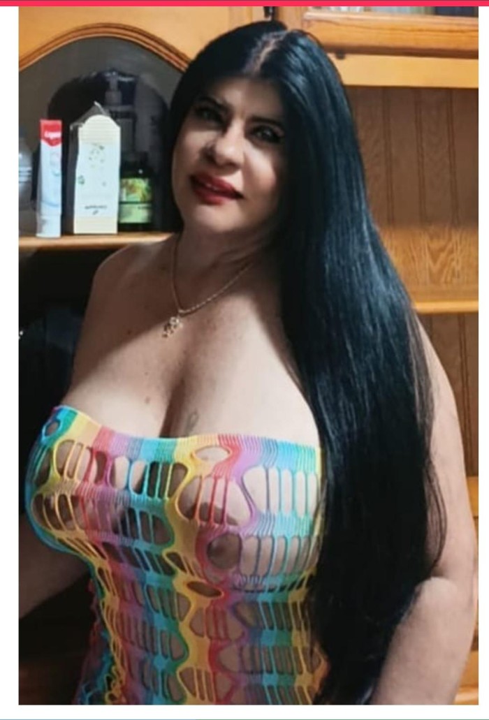 LOS CRISTIANOS, DAMA EXPLOSIVA, COMPLETA Y MORBOSA