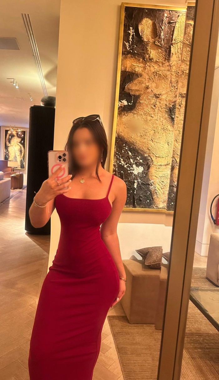 LINGERIE MODEL, NO DECEPTION PHOTOS, AS IS