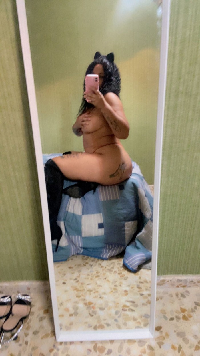 QUITAME MIS TANGUITAS CON LA BOCA ESTOY CALIENTE