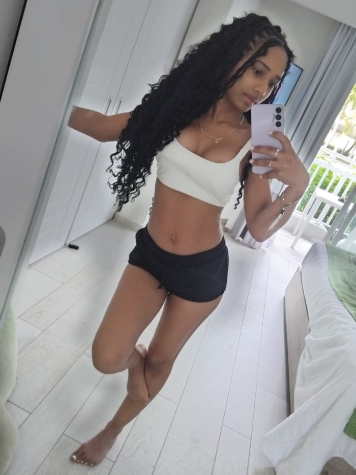 DOMINICANA DELGADA FIESTERA TALAVERA DE LA REINA