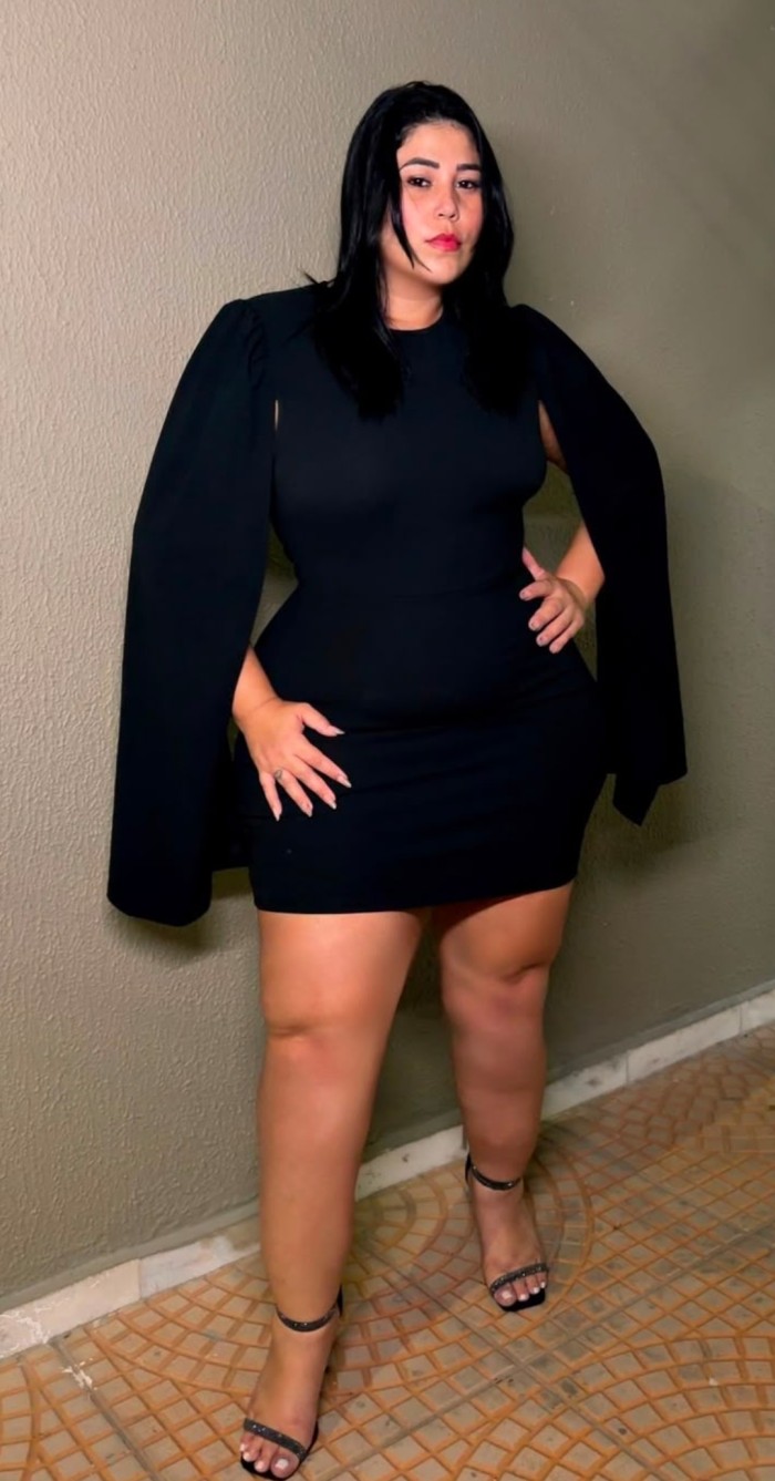 BRASILEÑA CURVY EXPLOSIVA Y JUGUETONA