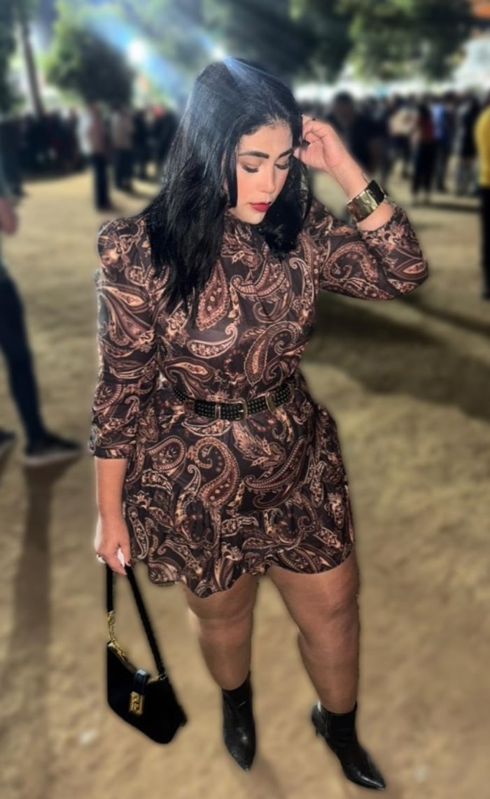 BRASILEÑA CURVY EXPLOSIVA Y JUGUETONA