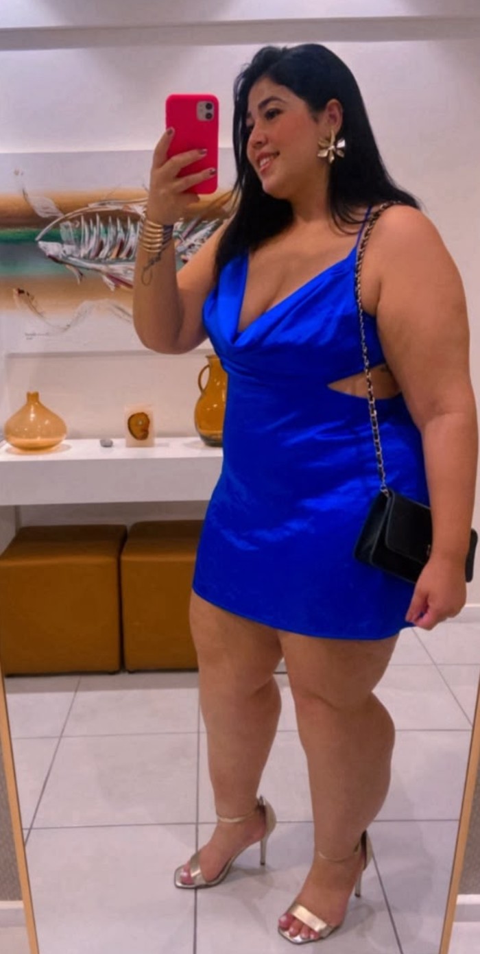 BRASILEÑA CURVY EXPLOSIVA Y JUGUETONA