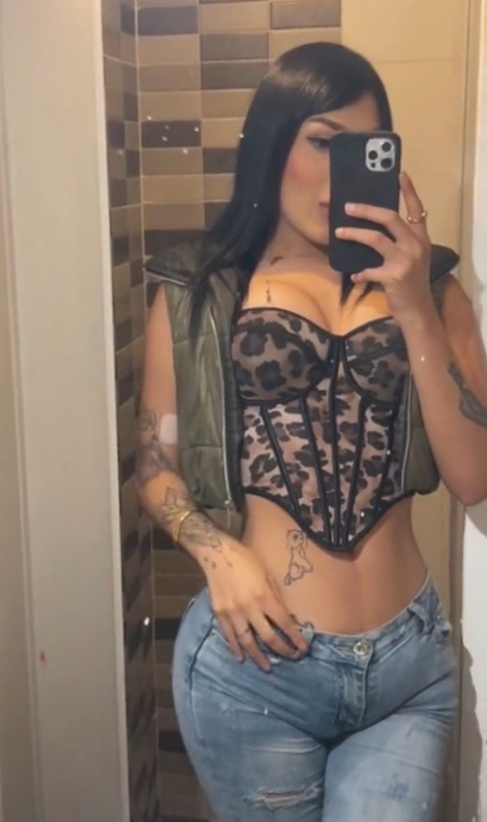 Sexy y explosiva Kimberly Herrera