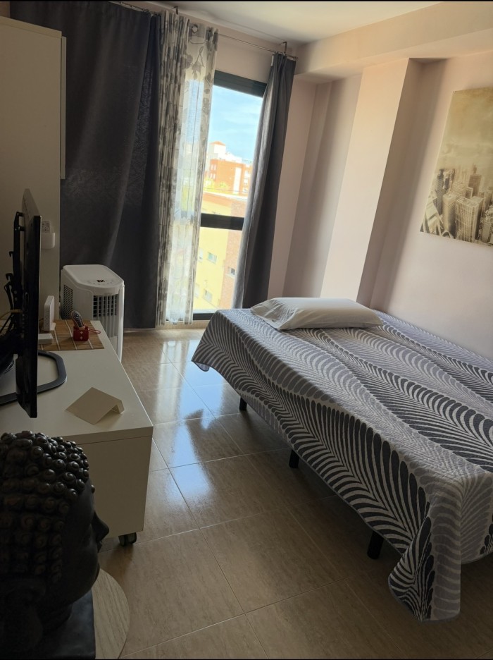 Plaza para chicas, con buena presencia sitio lujo