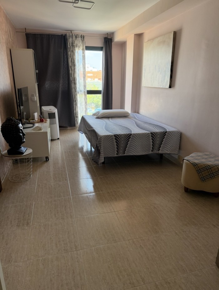 Plaza para chicas con buena presencia, sitio lujo