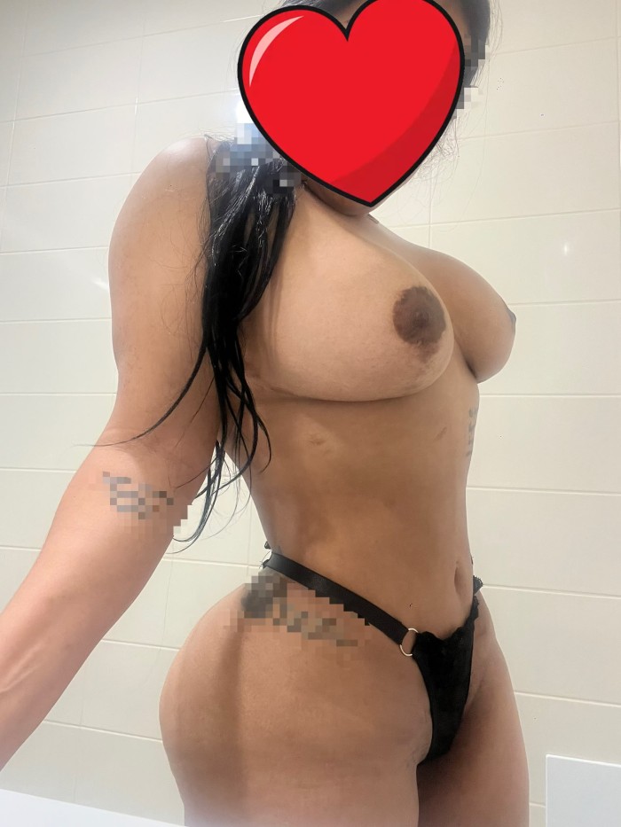 HERMANITAS GOLOSAS, CON GANAS DE LECHITA!! VIENES?