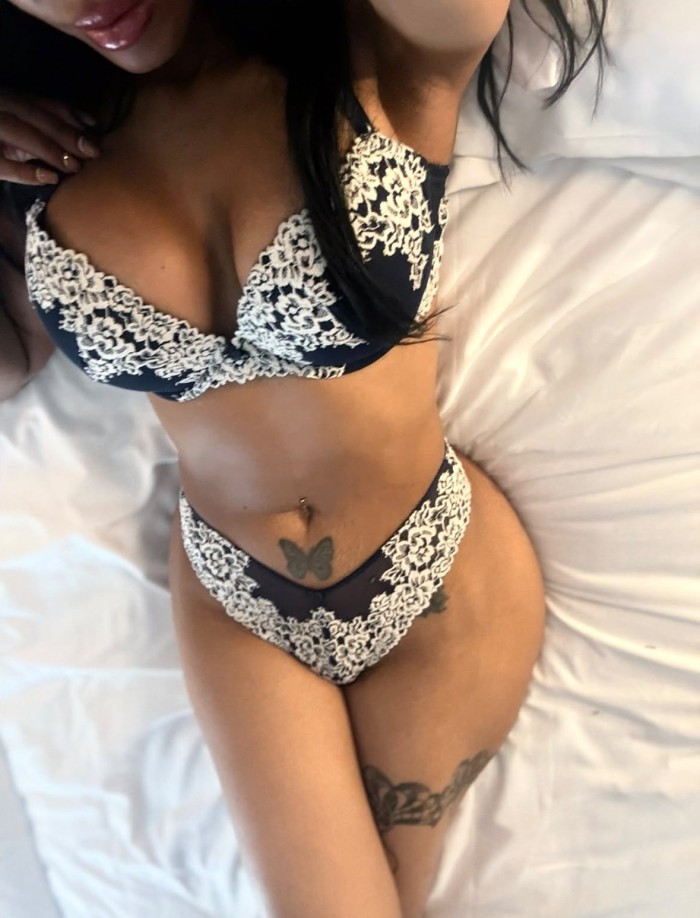 $$$ PAMELA THOMPSON $$$ TU MORENA DE SIEMPRE EN ALCOY $$$
