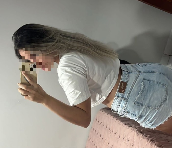 RUBIA CACHONDA