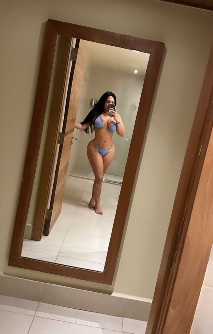 TRANS ARDIENTE FIESTERA EN VECINDARIO SEXO FIESTA