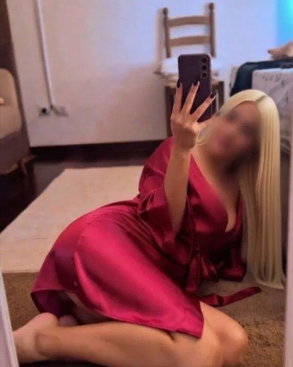VALENTINA RUBIA BRASILEÑA CACHONDA ..COÑITO RICO Y JUGOSO! SIN PRISA