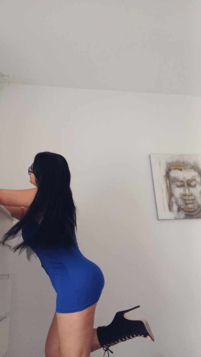 COLOMBIANA DISPUESTA AL PLACER EN RONDA