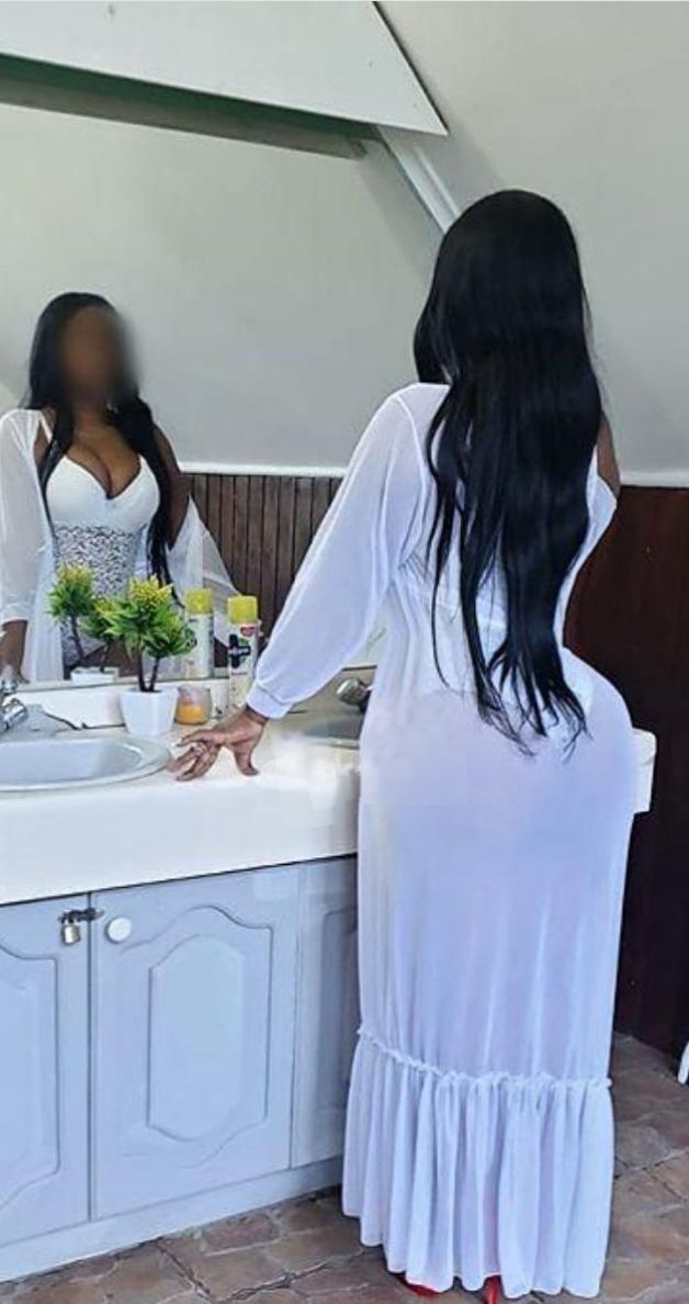 UNA MORENA PARA FOLLAR DE VERDAD 20€