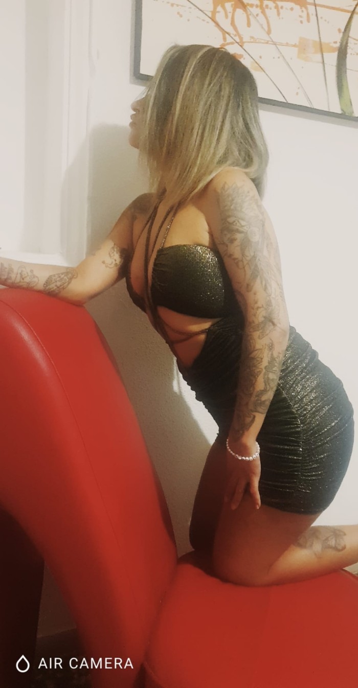 PAMELA BRASILEÑA MUY COMPLETA Y FIESTERA
