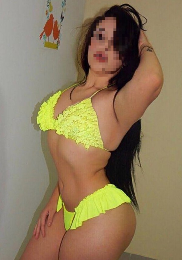 DANIELA JOVENMORENA CON CULO GRANDE