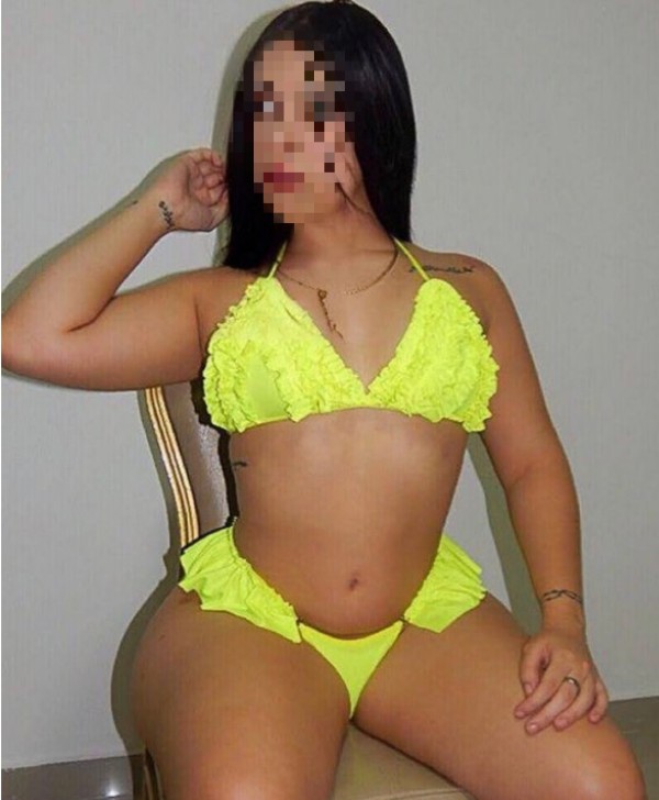 DANIELA JOVENMORENA CON CULO GRANDE