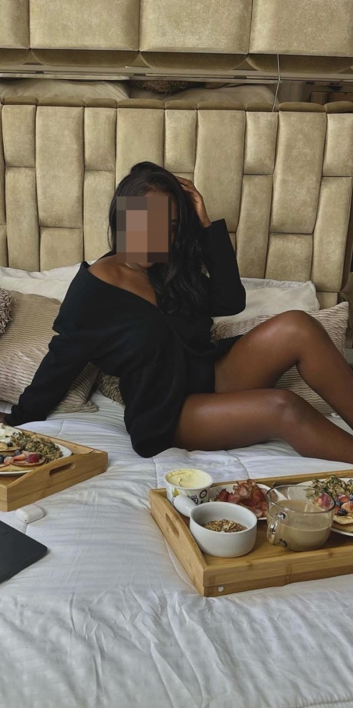 EN BENALMADENA SENSUAL APASIONADA DESEOSA DE SEXO