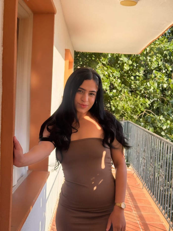 muy linda y coqueta