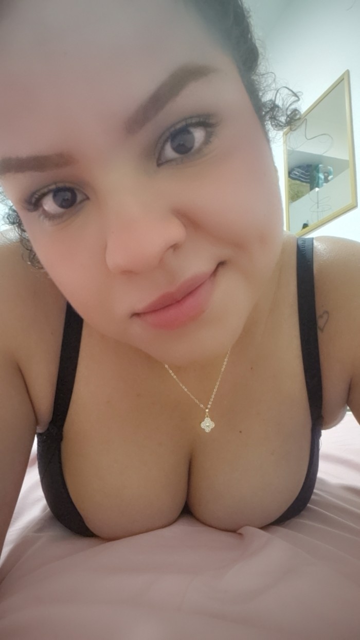 Espectacular Colombiana implicada trato vip 24 hr